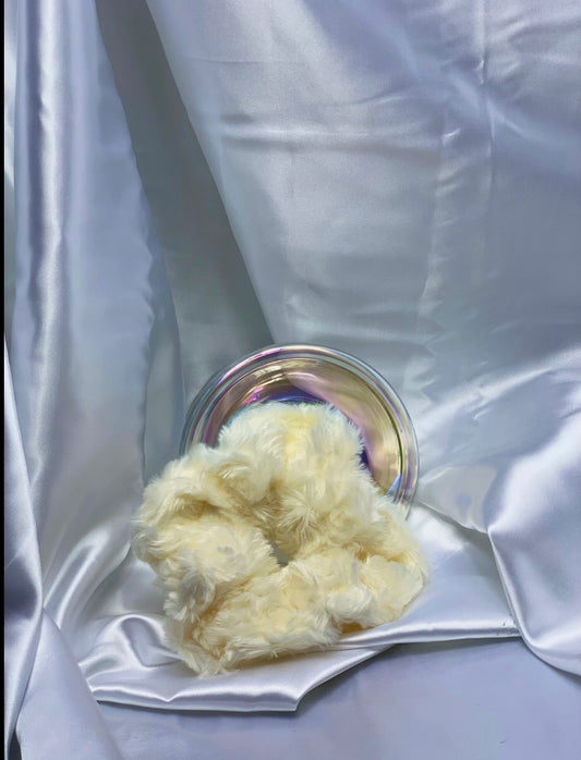 Dulce Ivory Scrunchie